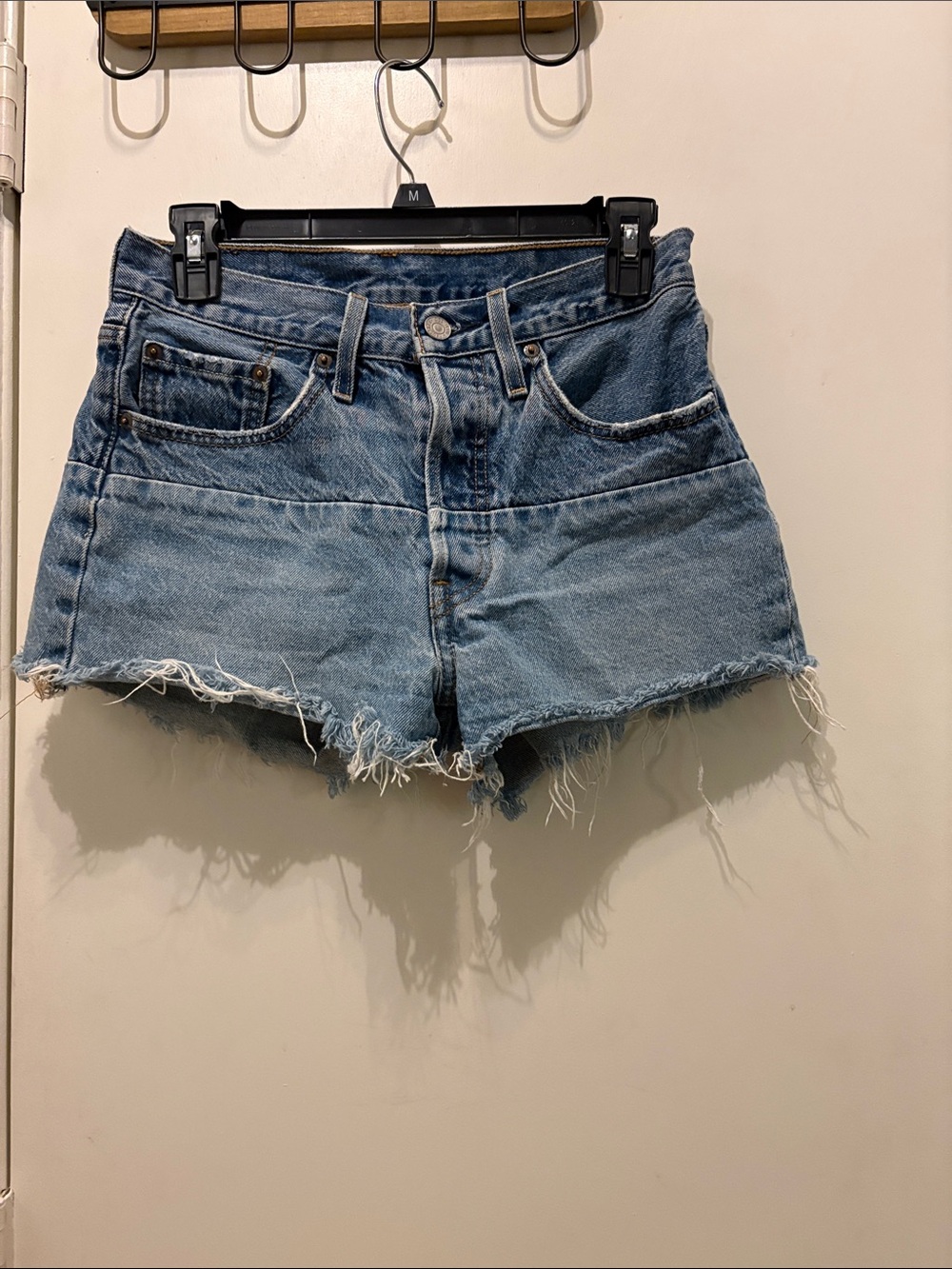 Levi’s 501 150 Women’s Light Blue Denim Cutoff Shorts size 26